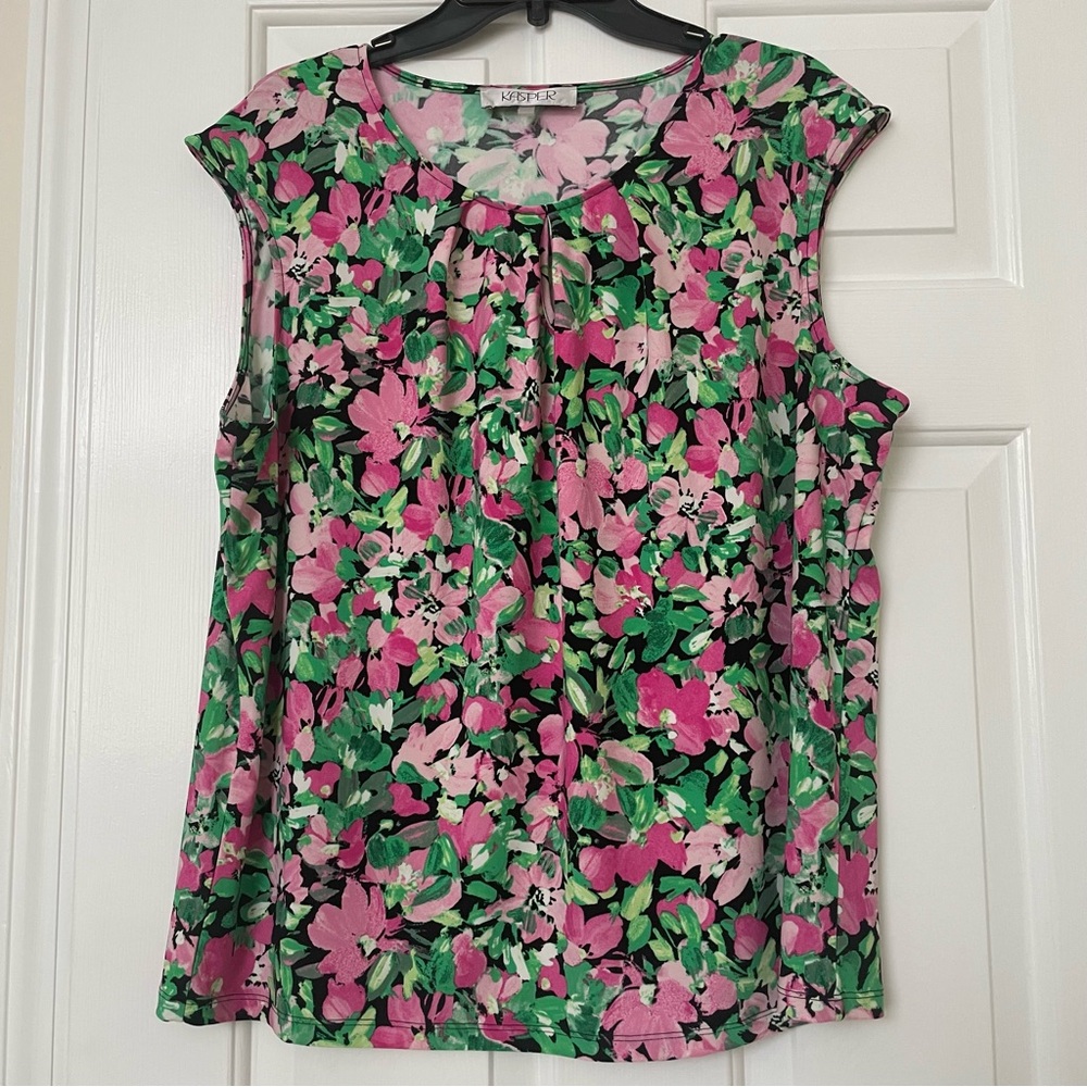 Kasper floral pullover top